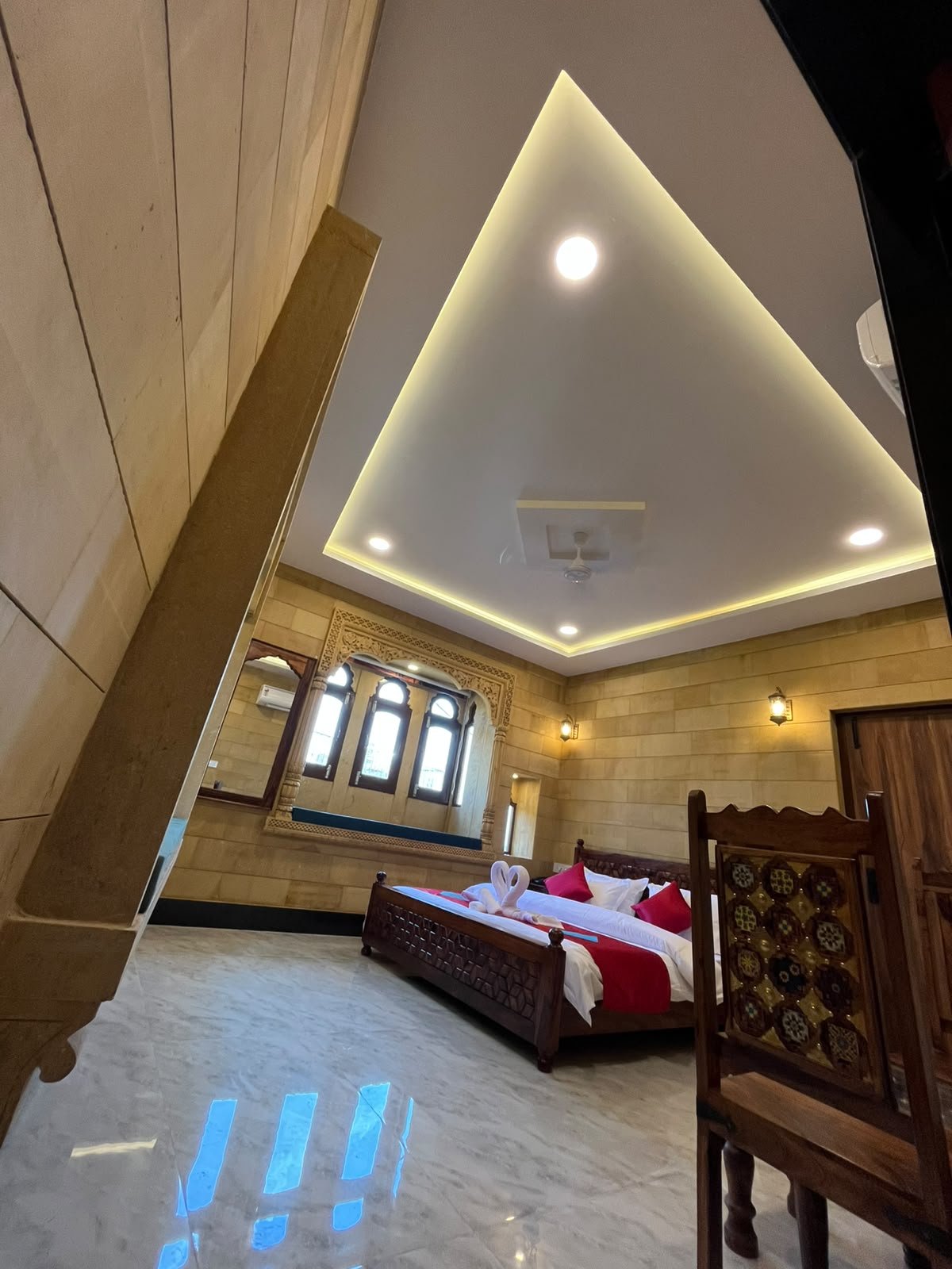Hotel interior photograph 15