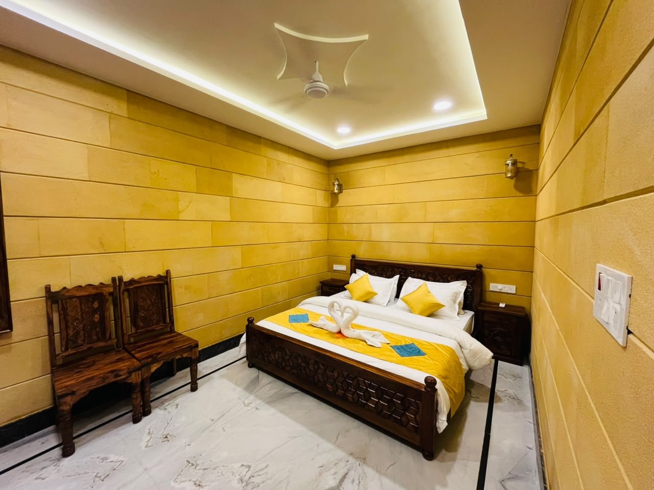 Hotel room photograph 10