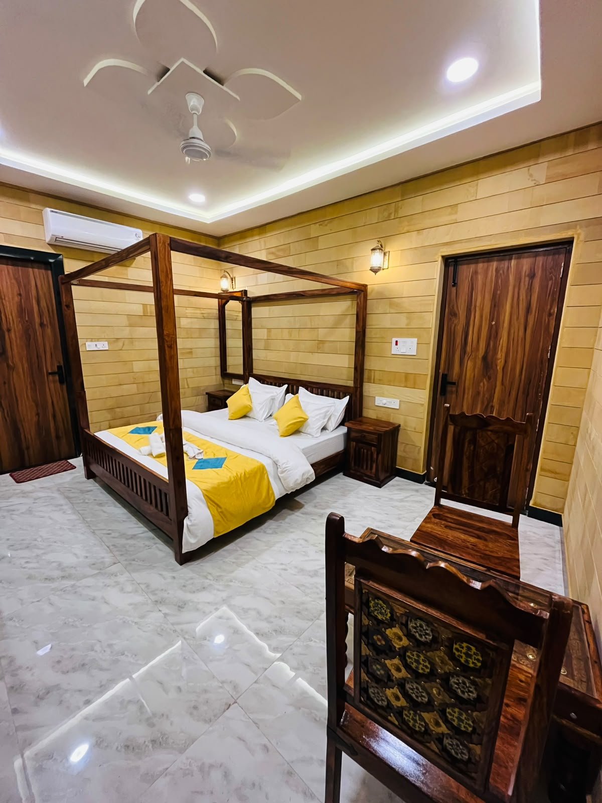 Hotel interior photograph 12