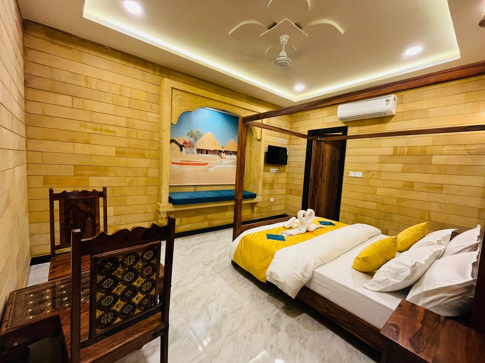 Hotel room photograph 13